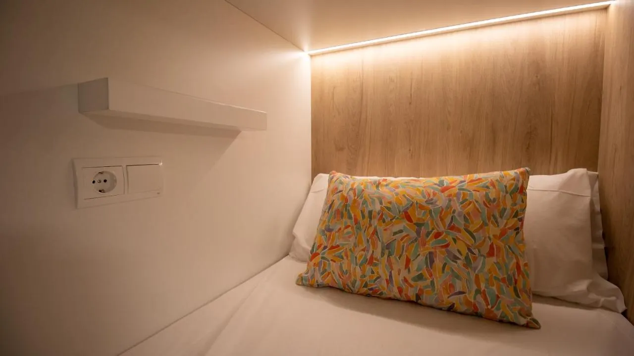 Veranera Hostel エステポナ