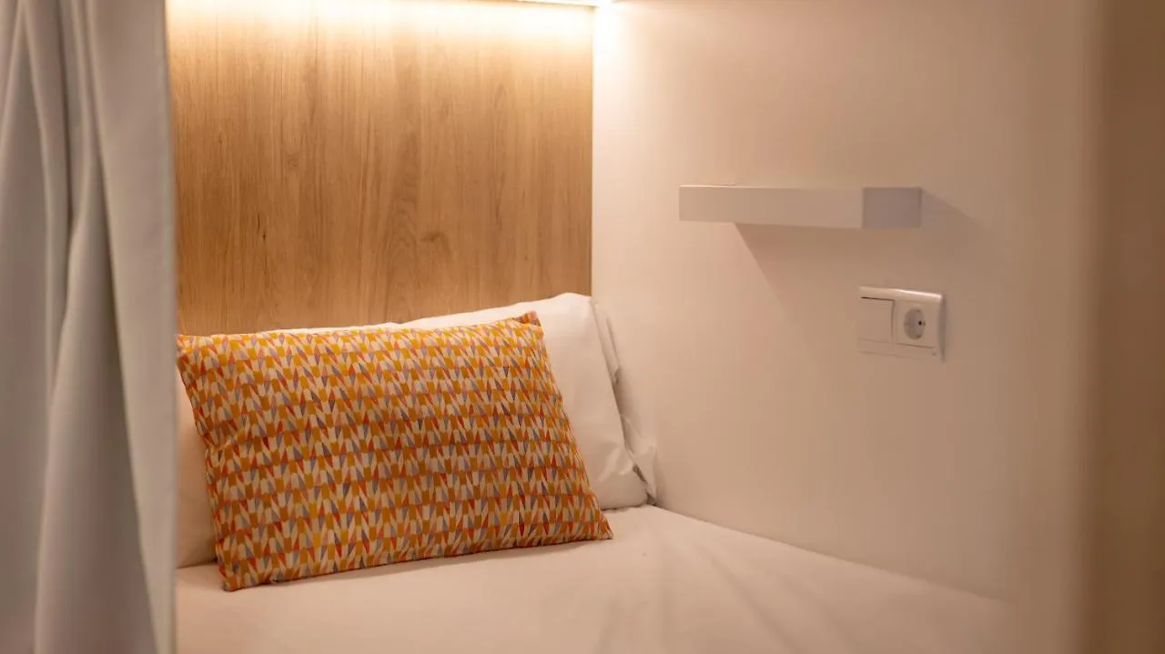 Veranera Hostel エステポナ