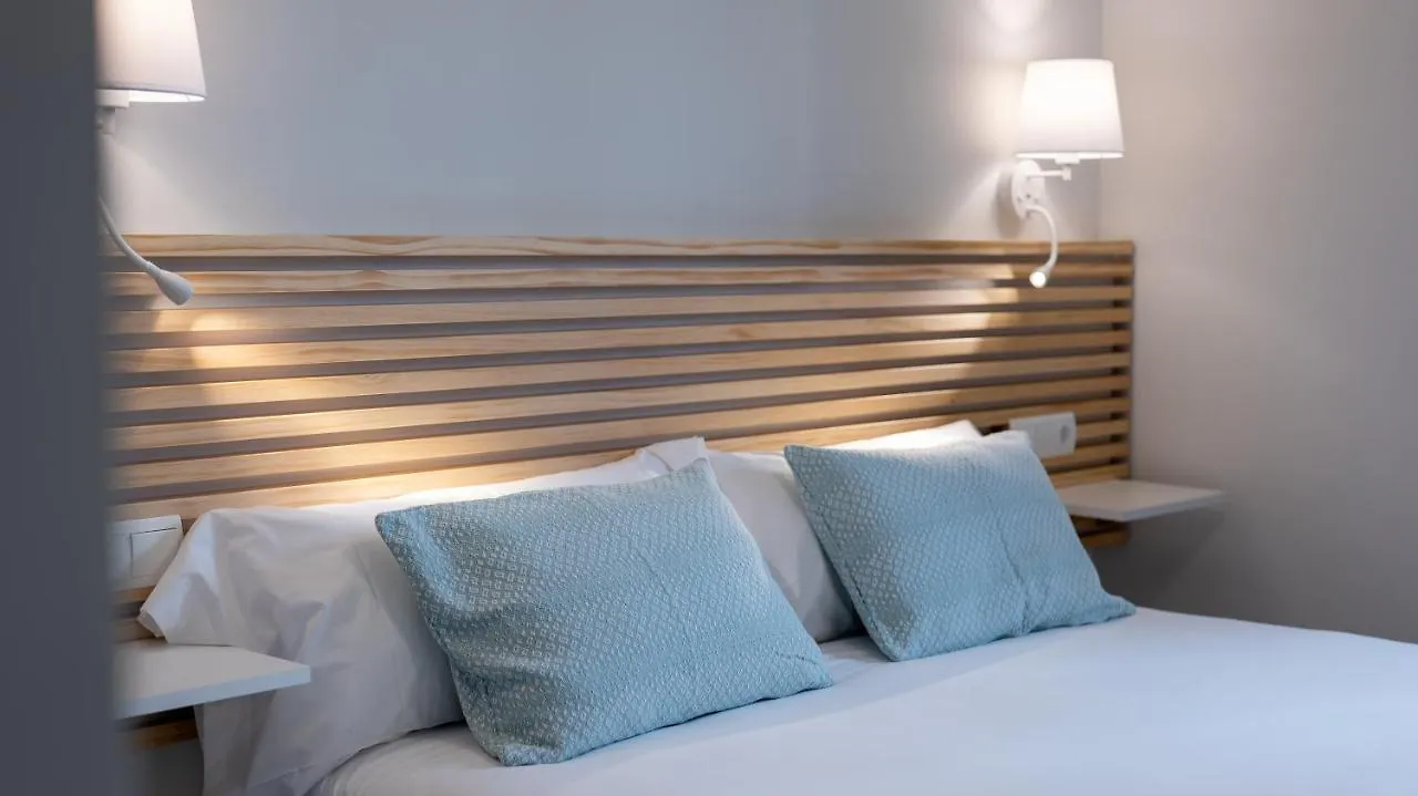 Veranera Hostel エステポナ スペイン